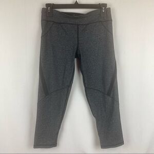 Capri length athletic leggings size small